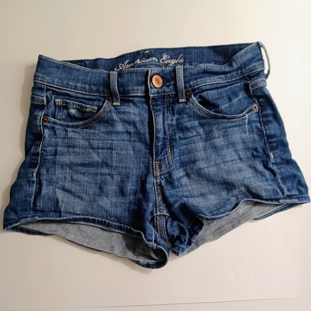 American Eagle Denim Shorts Size 2 Blue -Slightly Distressed -Stretch -AEO - Picture 3 of 12